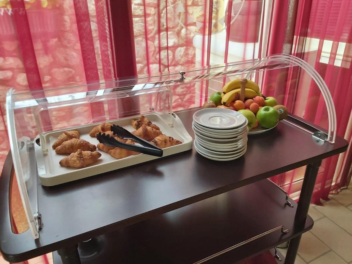 ברנצונה סול גארדה Albergo Casa Este מראה חיצוני תמונה