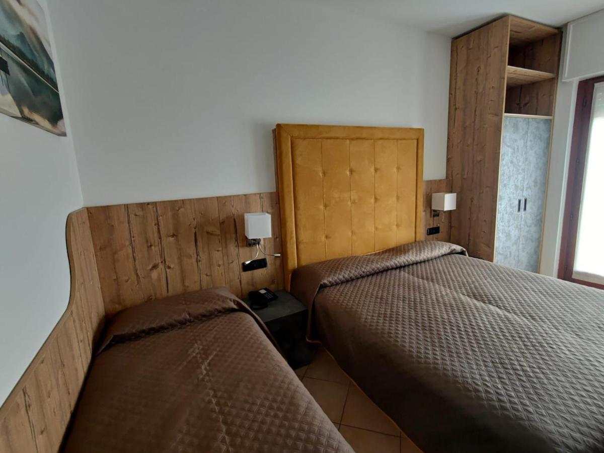 ברנצונה סול גארדה Albergo Casa Este מראה חיצוני תמונה